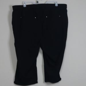 Women's Black Capris